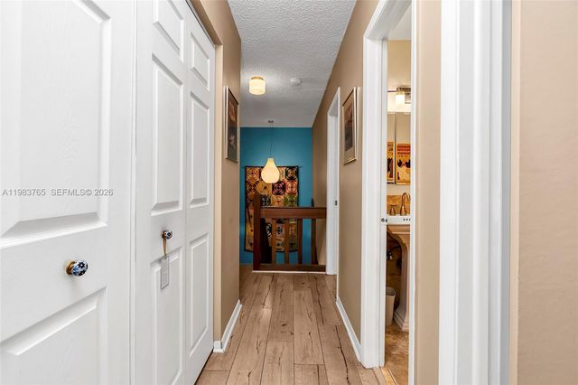 2132 NE 171st St, North Miami Beach, FL 33162