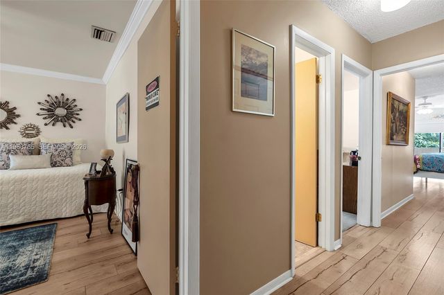 2132 NE 171st St, North Miami Beach, FL 33162