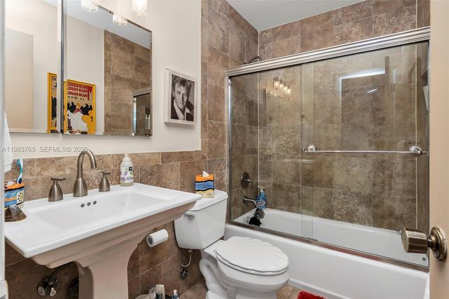 2132 NE 171st St, North Miami Beach, FL 33162