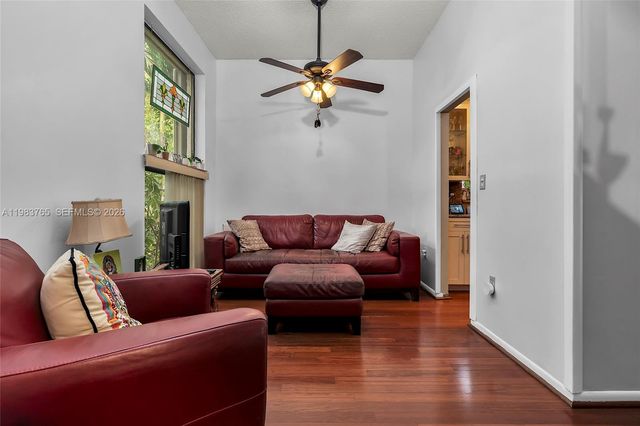 2132 NE 171st St, North Miami Beach, FL 33162