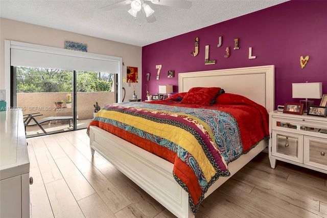 2132 NE 171st St, North Miami Beach, FL 33162