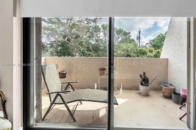 2132 NE 171st St, North Miami Beach, FL 33162