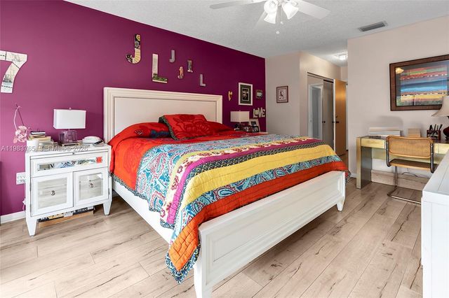 2132 NE 171st St, North Miami Beach, FL 33162