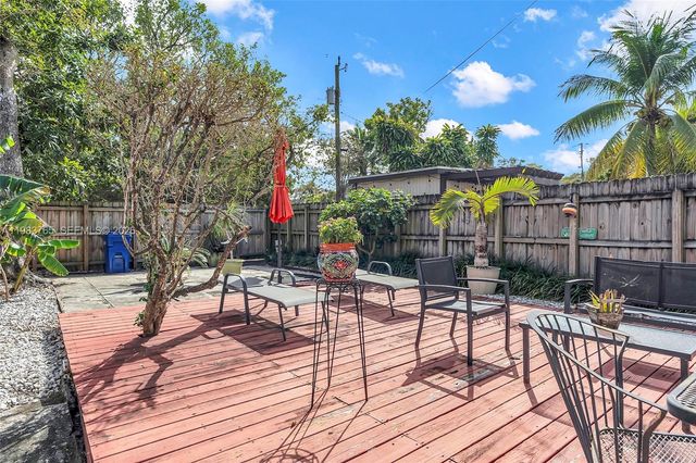 2132 NE 171st St, North Miami Beach, FL 33162