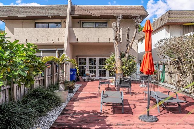 2132 NE 171st St, North Miami Beach, FL 33162