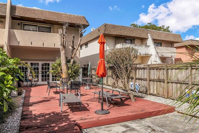 2132 NE 171st St, North Miami Beach, FL 33162