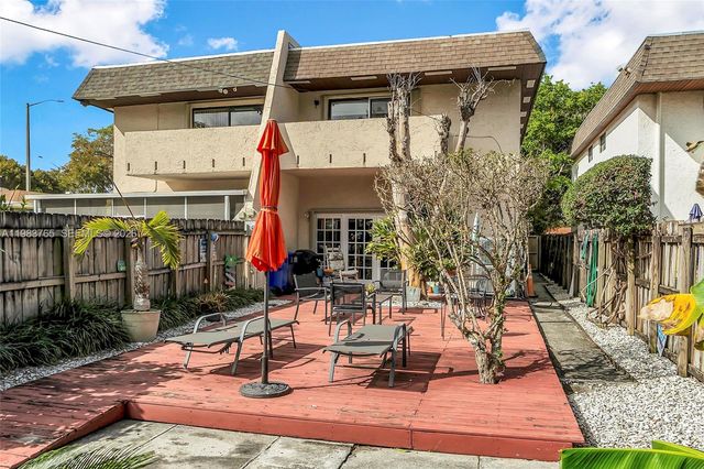 2132 NE 171st St, North Miami Beach, FL 33162