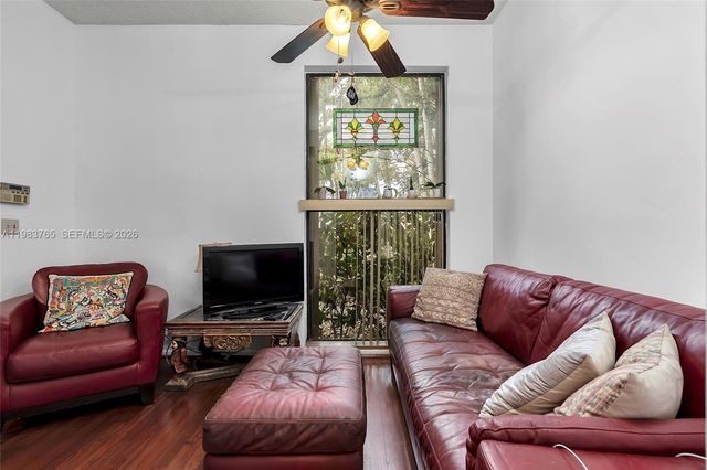 2132 NE 171st St, North Miami Beach, FL 33162