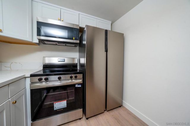 2500 torrey pines 119, La Jolla, CA 92037