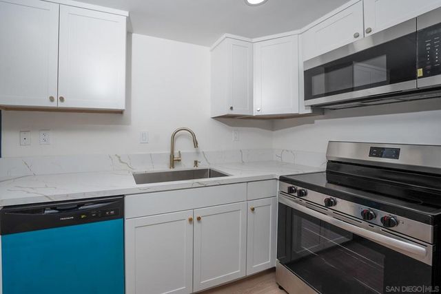 2500 torrey pines 119, La Jolla, CA 92037