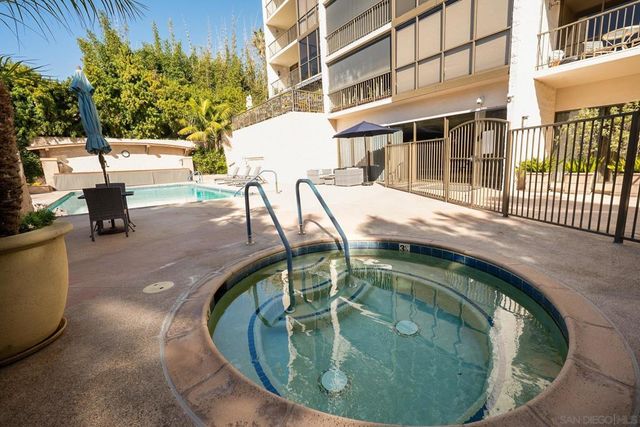 2500 torrey pines 119, La Jolla, CA 92037