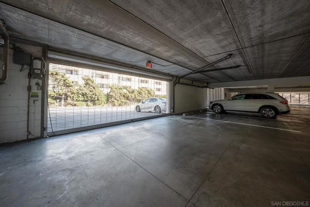 2500 torrey pines 119, La Jolla, CA 92037