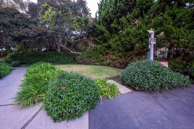 2500 torrey pines 119, La Jolla, CA 92037