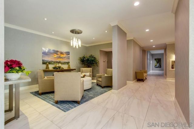 2500 torrey pines 119, La Jolla, CA 92037