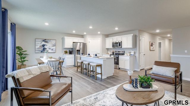 5618 N 189 Street, Elkhorn, NE 68022