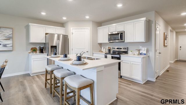 5618 N 189 Street, Elkhorn, NE 68022