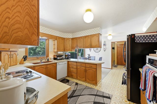 381 OAK LN, Kaysville, UT 84037