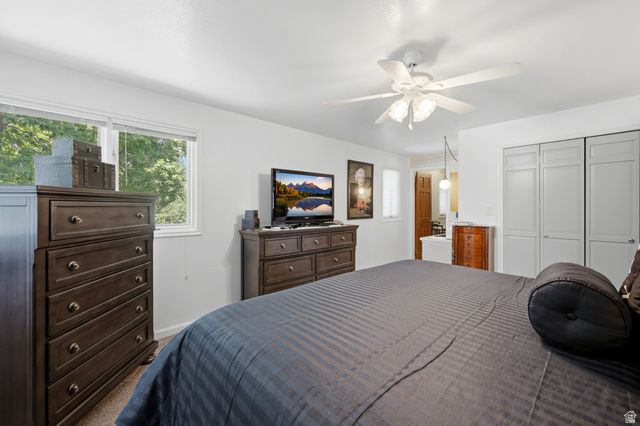 381 OAK LN, Kaysville, UT 84037