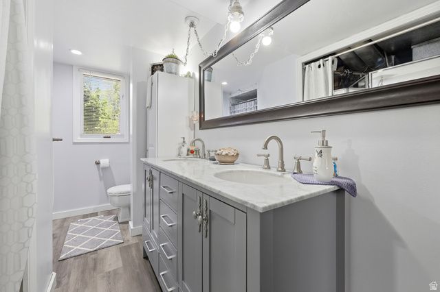381 OAK LN, Kaysville, UT 84037