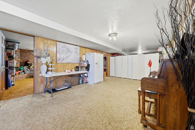 381 OAK LN, Kaysville, UT 84037