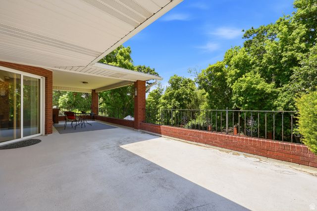 381 OAK LN, Kaysville, UT 84037