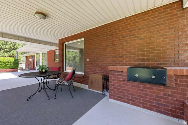 381 OAK LN, Kaysville, UT 84037