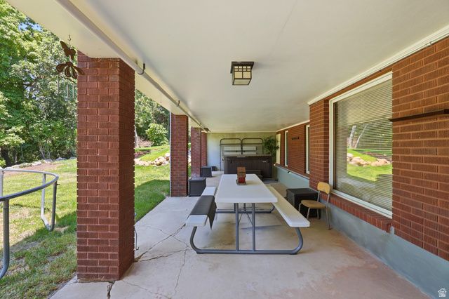 381 OAK LN, Kaysville, UT 84037