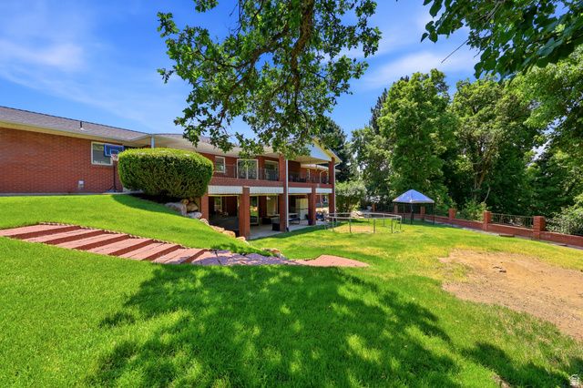 381 OAK LN, Kaysville, UT 84037