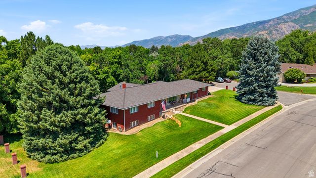 381 OAK LN, Kaysville, UT 84037