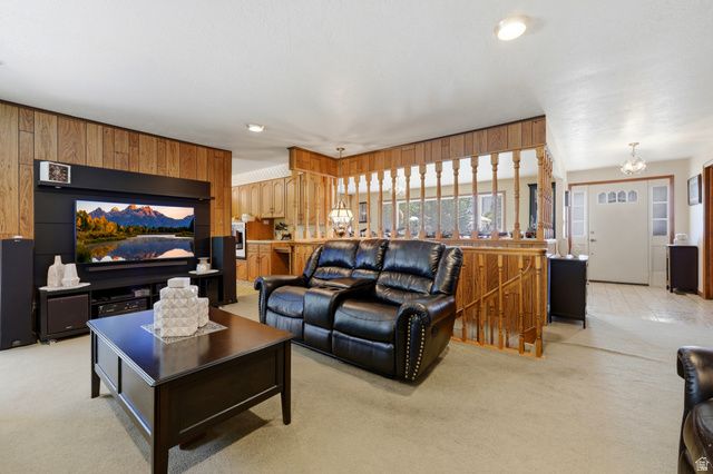 381 OAK LN, Kaysville, UT 84037
