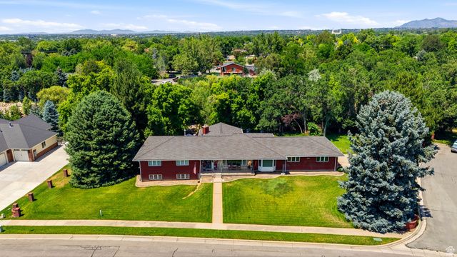 381 OAK LN, Kaysville, UT 84037