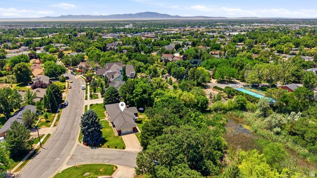 381 OAK LN, Kaysville, UT 84037