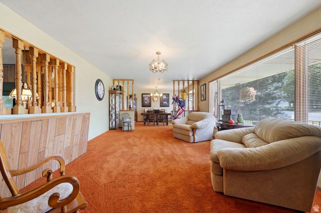381 OAK LN, Kaysville, UT 84037