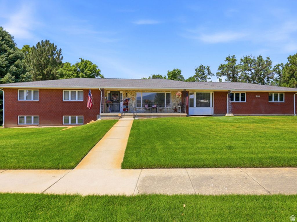 381 OAK LN, Kaysville, UT 84037