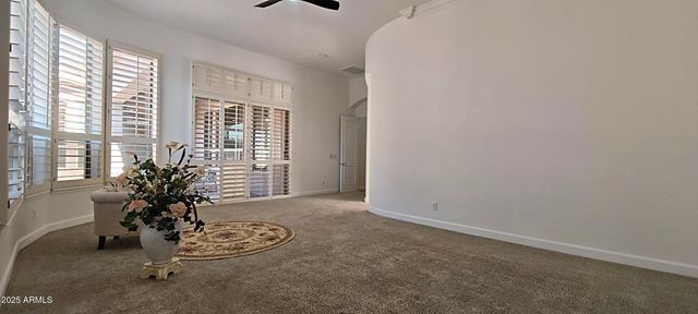 136 E DESERT WIND Drive, Phoenix, AZ 85048