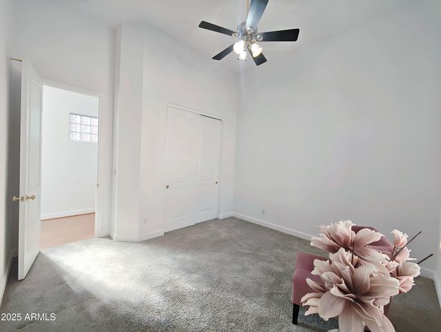 136 E DESERT WIND Drive, Phoenix, AZ 85048