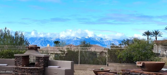 136 E DESERT WIND Drive, Phoenix, AZ 85048