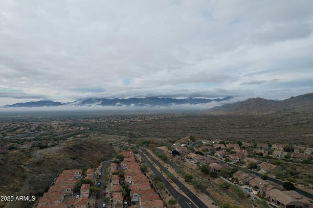 136 E DESERT WIND Drive, Phoenix, AZ 85048