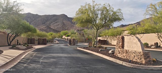 136 E DESERT WIND Drive, Phoenix, AZ 85048