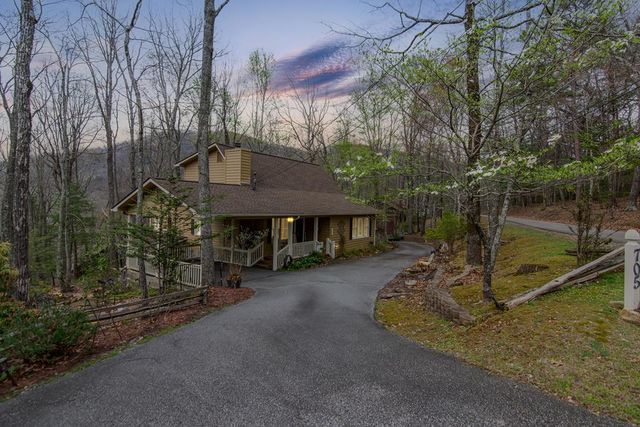 705 Laurel Ridge Drive, Ellijay, GA 30536