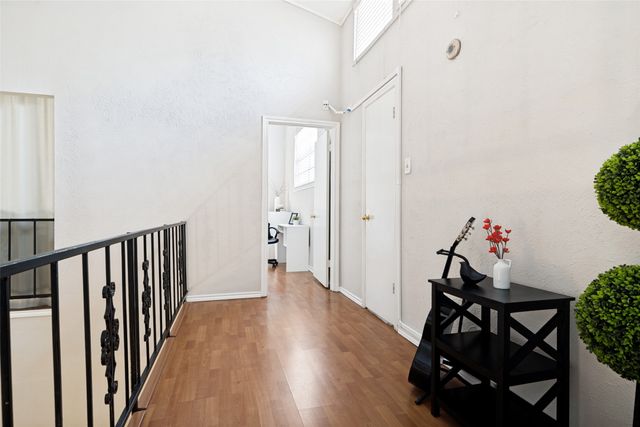 805 W Rochelle Road, Irving, TX 75062