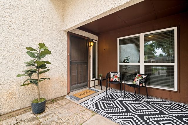 805 W Rochelle Road, Irving, TX 75062