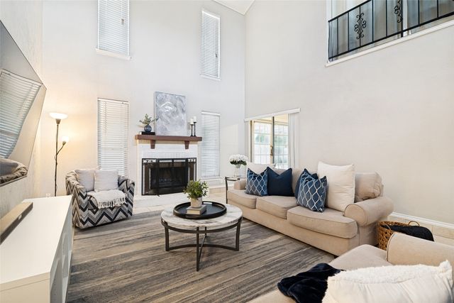 805 W Rochelle Road, Irving, TX 75062