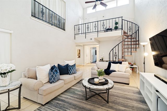 805 W Rochelle Road, Irving, TX 75062
