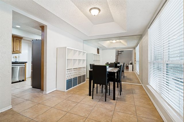 805 W Rochelle Road, Irving, TX 75062
