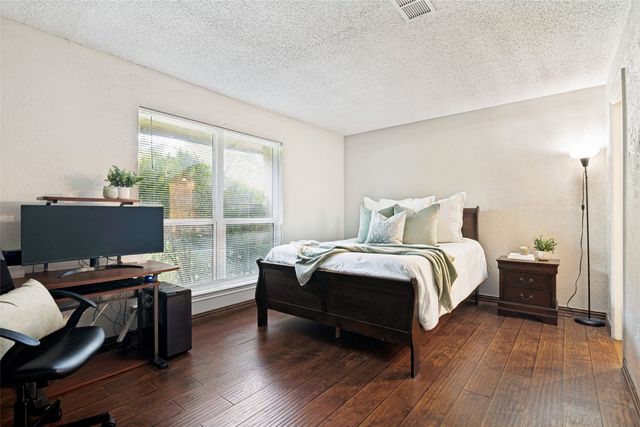 805 W Rochelle Road, Irving, TX 75062