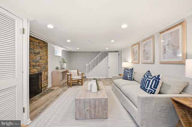 8304 WOODHAVEN BLVD, Bethesda, MD 20817