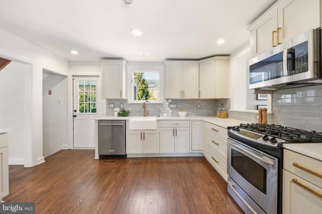 8304 WOODHAVEN BLVD, Bethesda, MD 20817