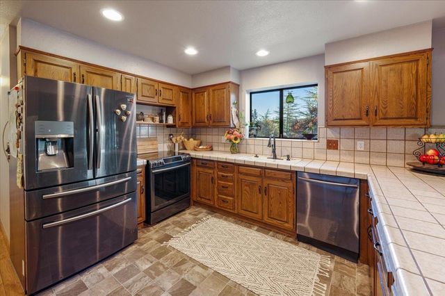11817 Warbler Way, Penn Valley, CA 95946