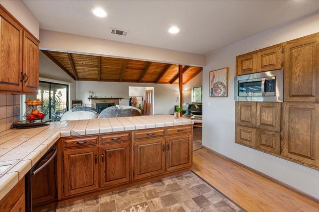 11817 Warbler Way, Penn Valley, CA 95946